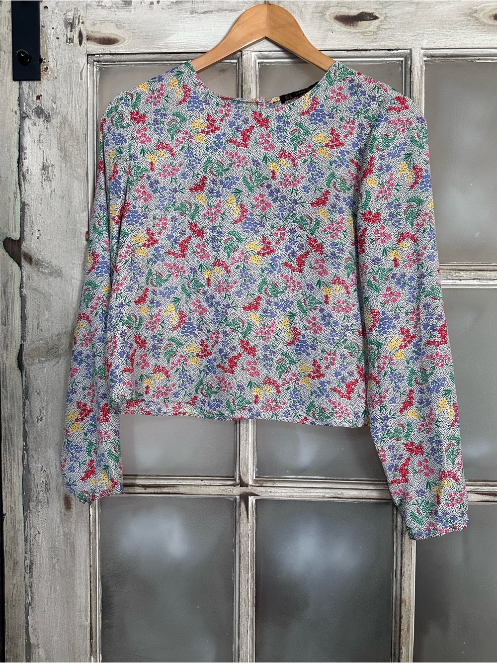 Zara basics Multicolor Floral Long-Sleeve cropped Crewneck Top size m